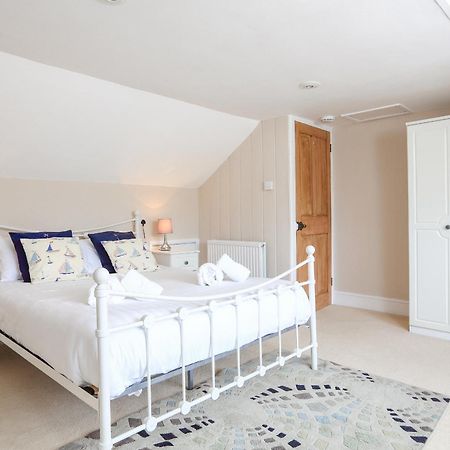 Middle Watch Villa Dartmouth Bagian luar foto